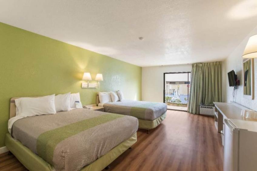 2 Queen Beds  Non-Smoking Balcony - foto 5