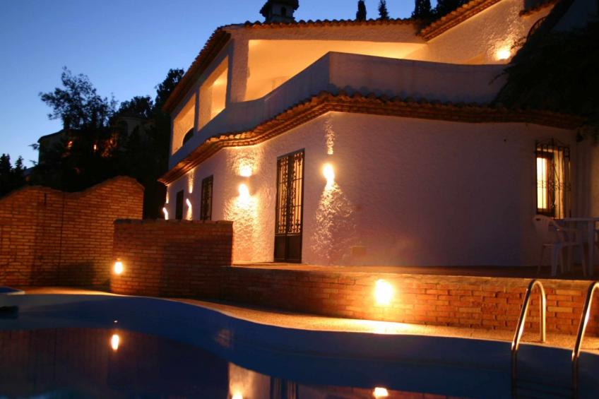 Villa mit außergewöhnlicher Aussicht und beheiztem Pool - foto 16