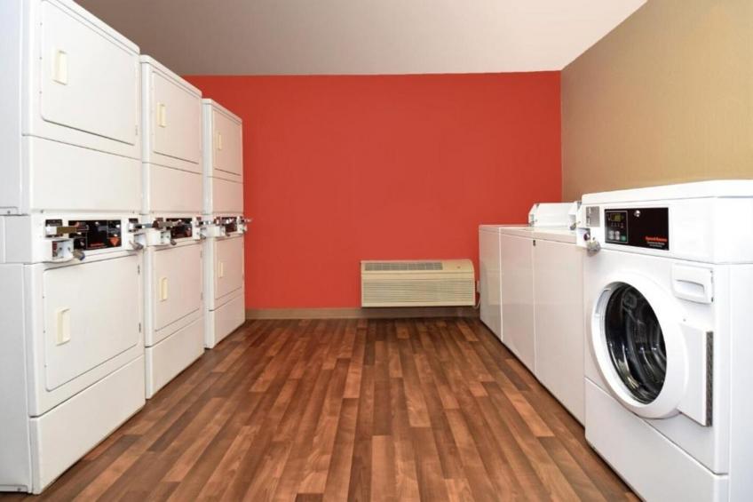 1 King Bed | Hearing Accessible, Kitchen - foto 42