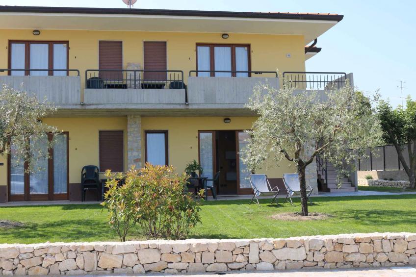 Holiday apartment with terrace - BF-BR65