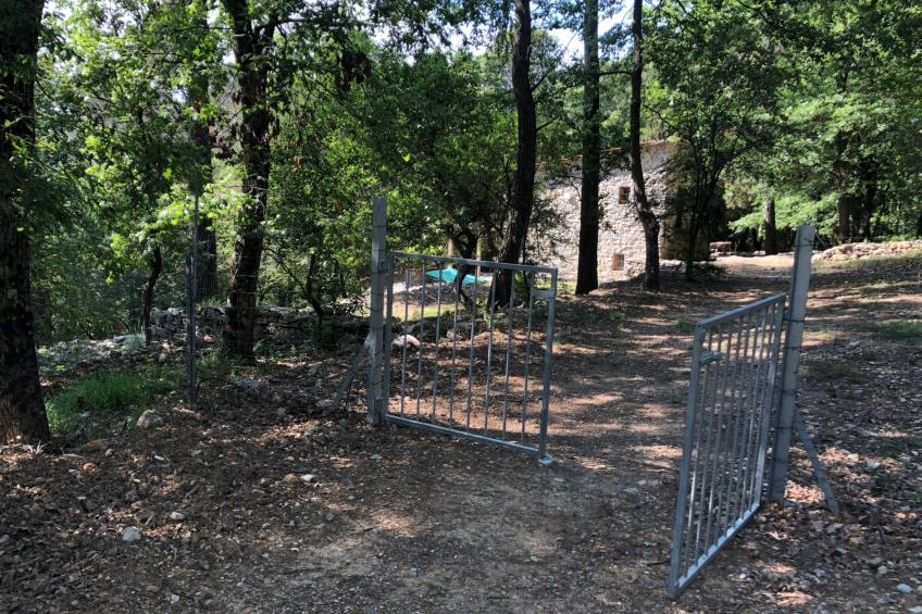 Zypressen, ein Haus im Wald an der ligurischen Riviera - foto 56