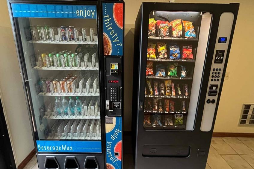 2 Full Beds  Non-Smoking Micfridge - foto 13