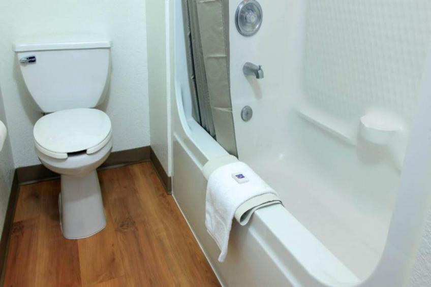 1 Queen Bed  Micfridge - foto 4