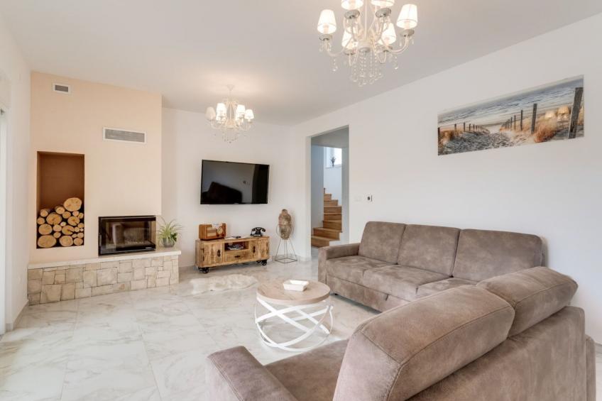 Haus in Pinezići mit privatem Pool - foto 17