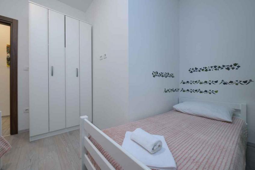Villa met een zwembad op een groot terrein - BF-K4V76 - foto 38