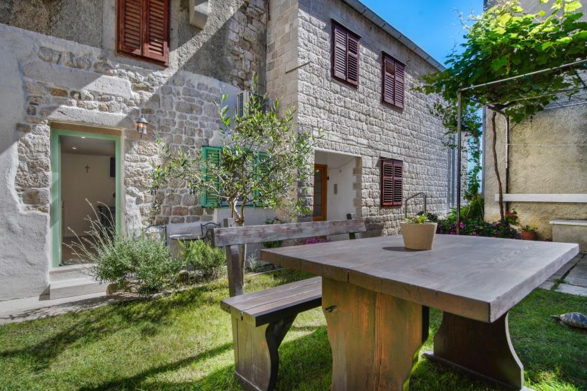 Rapski dvor - foto 3