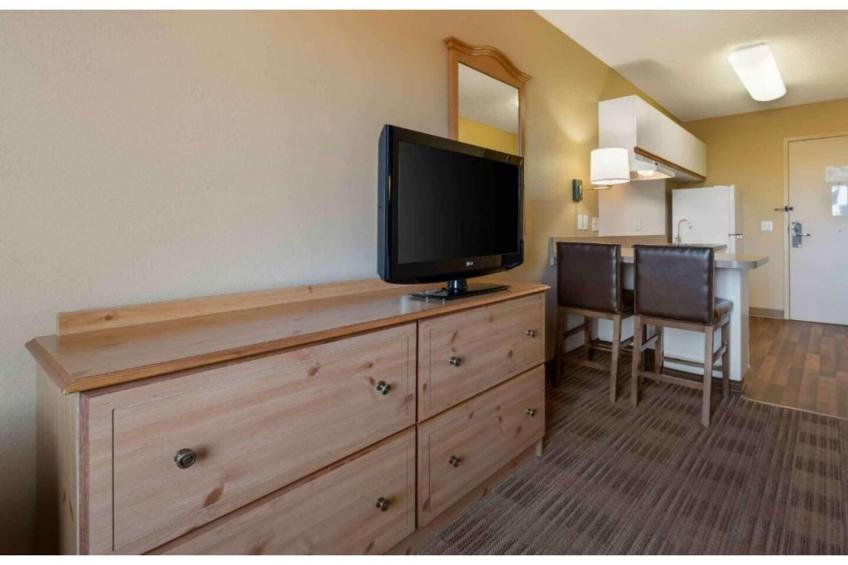 1 King Bed | Non-Smoking, Kitchen - foto 35