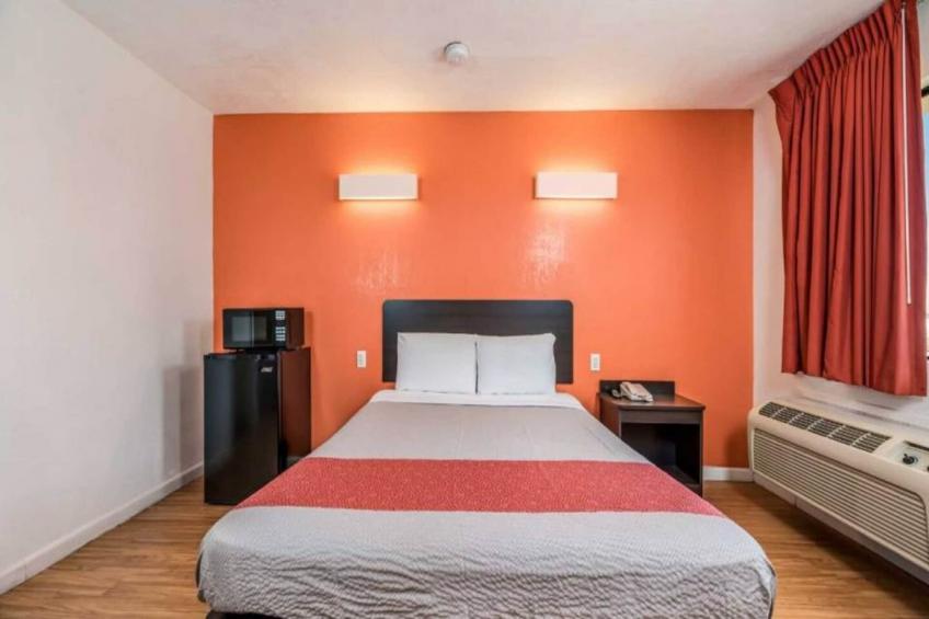 1 King Bed  Non-Smoking - foto 34