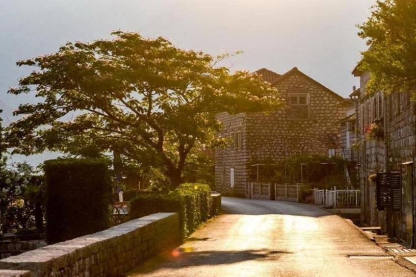 Charming Seaside Escape in Kotor - One Bedroom Apartment with Sea View 2 - foto 19