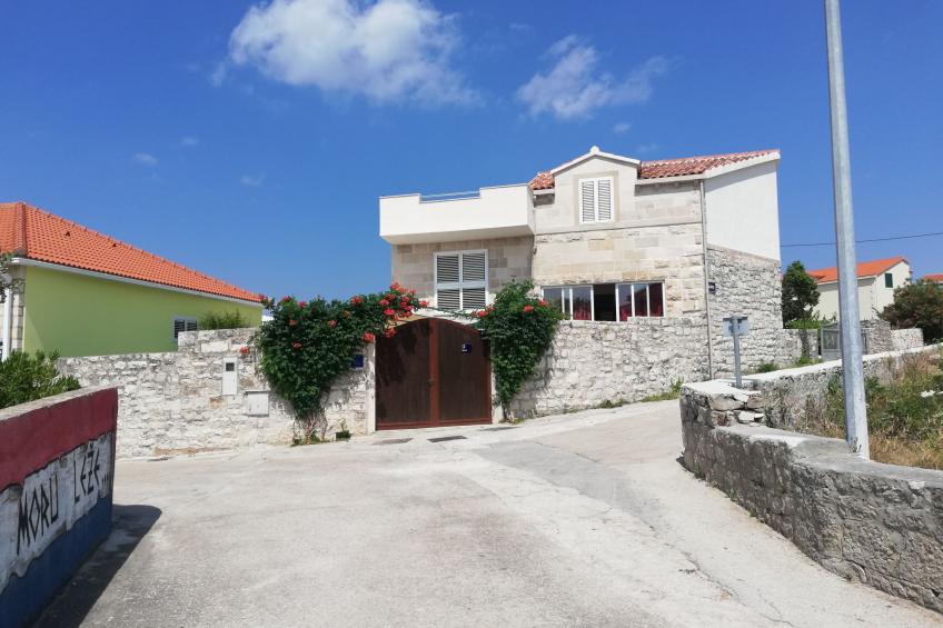 Gesamtes Ferienhaus in Sumartin mit Privatem Pool - foto 2