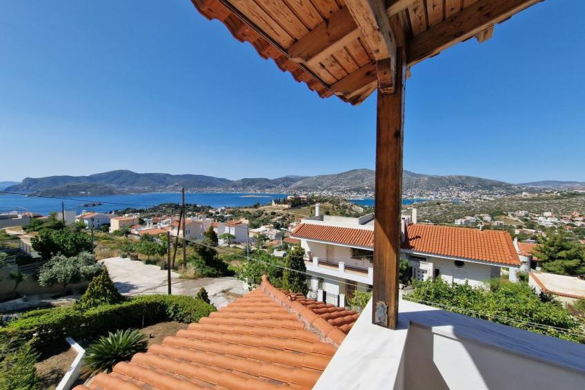 Vollständig umschlossene und großzügig angelegte dreistöckige Ferienvilla mit f - foto 21