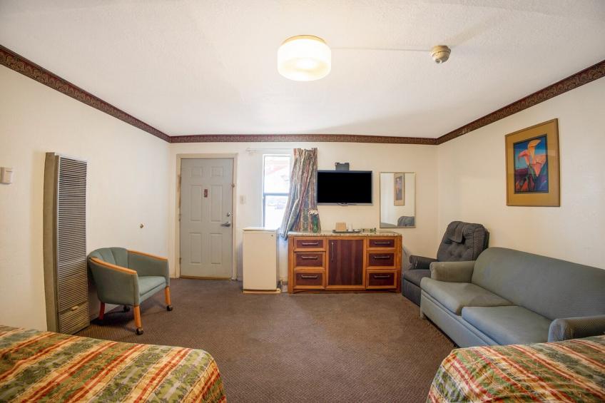 1 Queen Bed & 2 Twin Beds Non-Smoking - foto 29