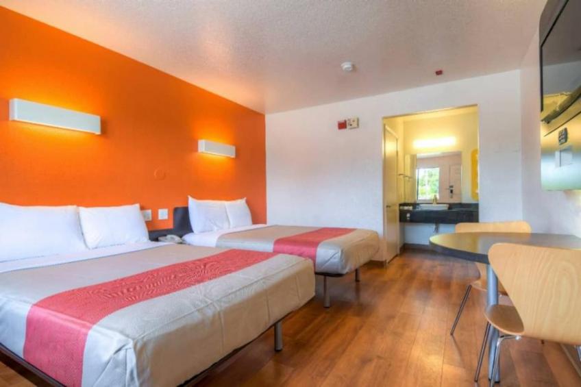 2 Full Beds  ADA/Tub Non-smoking - foto 8