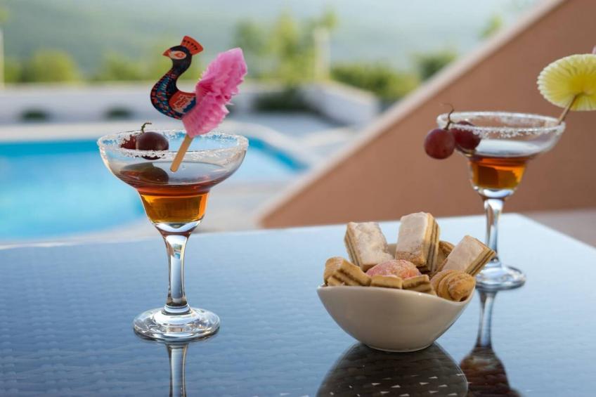 Peaceful Escape with Mountain Views, Heated Pool and Modern Amenities in Radošić - Four Bedroom Villa - foto 18