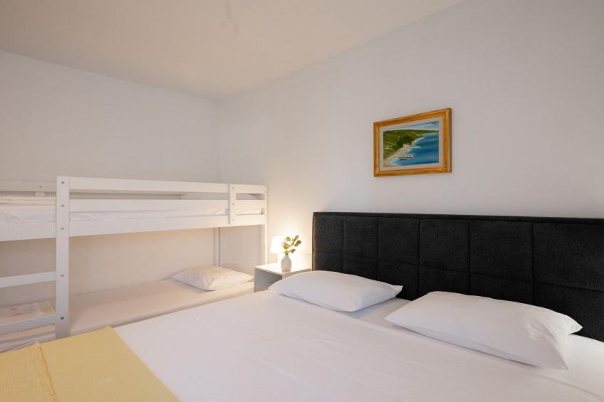 Three-Bedroom House - foto 12