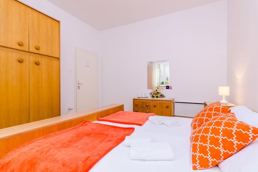 Rooms Batina- Standard Double Room-2 - foto 12
