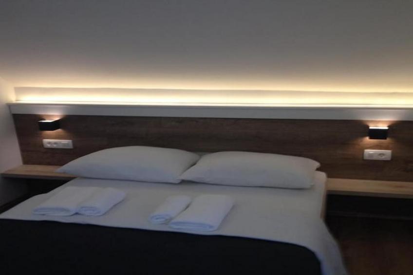 Guesthouse Family Bosnic - Double Room with Balcony - 3 - foto 2