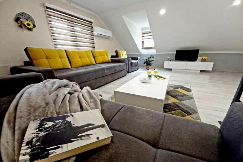 Matan House - Two Bedroom Holiday Home with Hot Tub