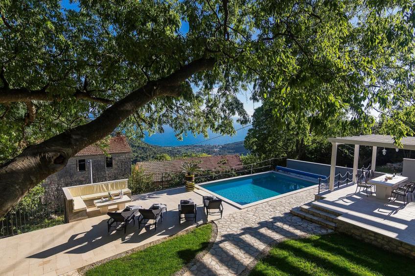 Schönes Steinhaus mit beheiztem Pool, Terrasse mit Meerblicl in ruhige Lage - foto 8