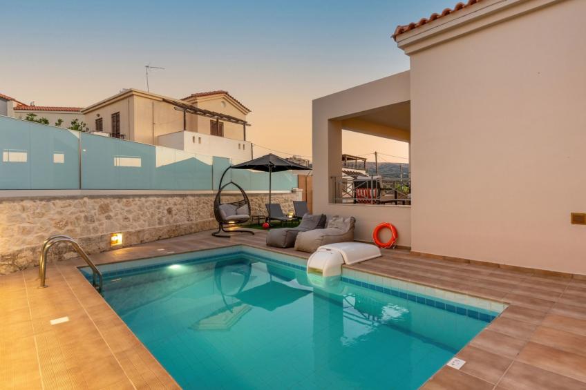 3-Schlafzimmer-Villa mit privatem Pool und Ladegerät für Elektroautos