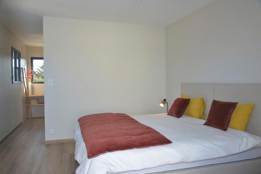 Belle maison avec piscine à débordement chauffée - foto 24