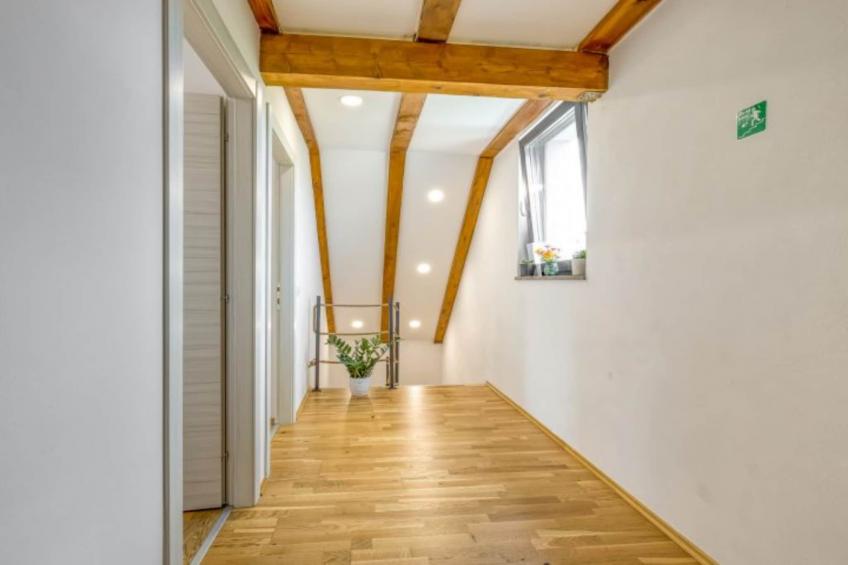 Four Bedroom Holiday House Mali Raj with Pool - foto 26