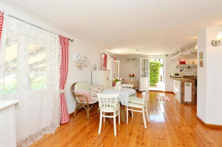 One-Bedroom Apartment (Lovor) - foto 8