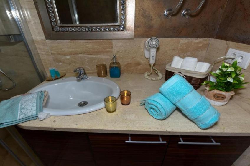 City & Sea Escape Studio Near Budva’s Beaches - Studio Apartment - foto 13