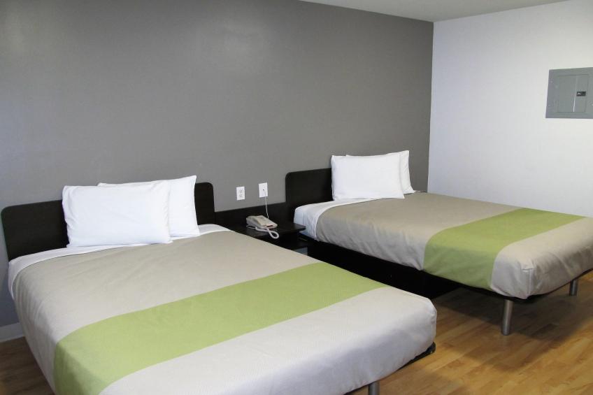 2 Full Beds  Smoking Kitchen - foto 10