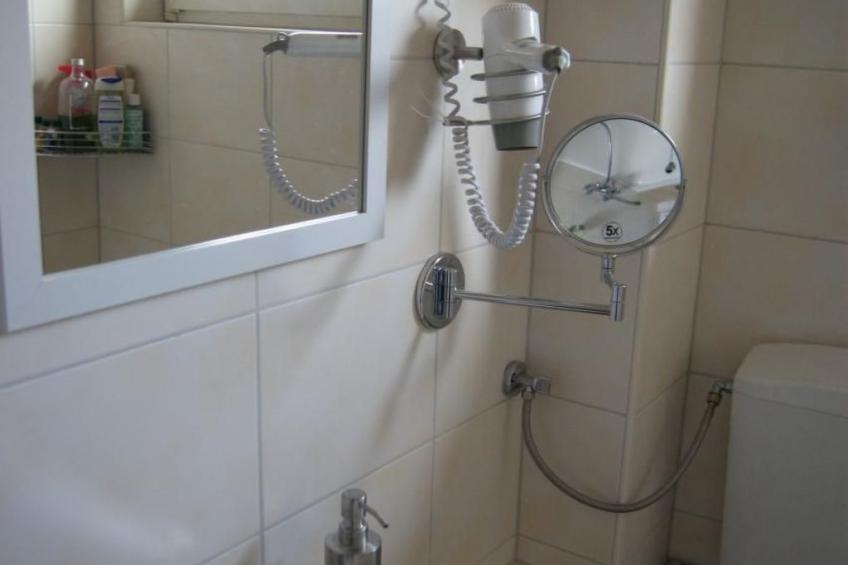 Kleine Dachwohnung - foto 12