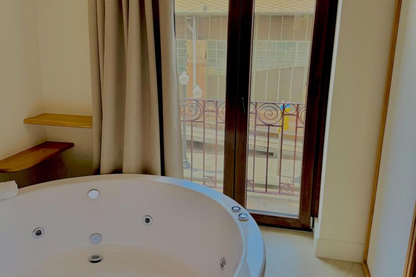 Apartamento Mercado cuadruple con Jacuzzy - foto 18