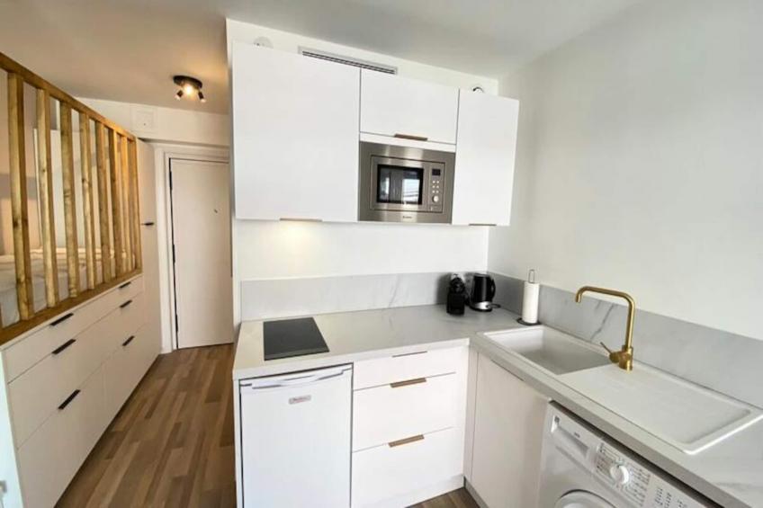 06ai - Beau Studio Rénové - Vue Mer Et Piscine - foto 11