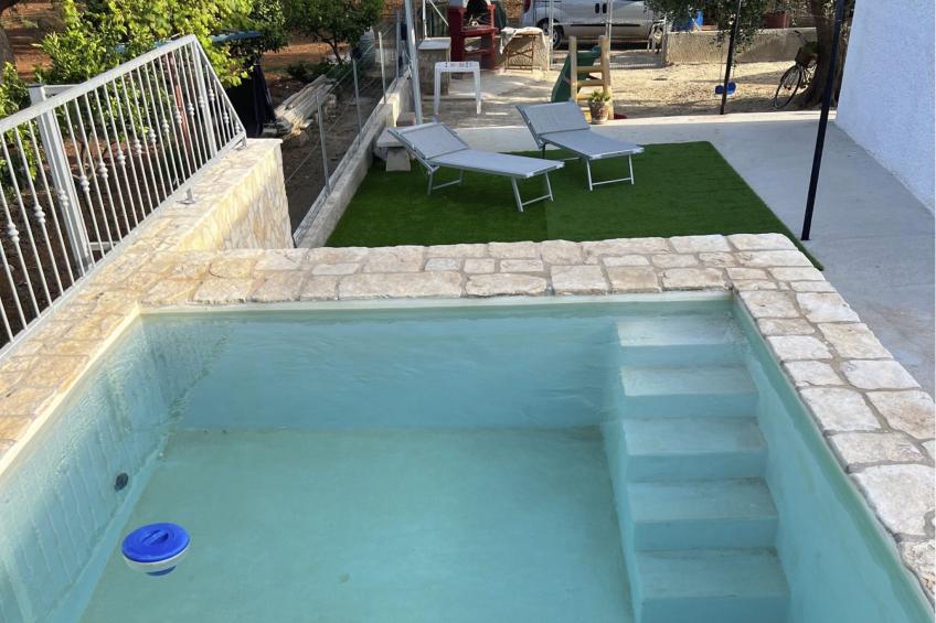 Bauernhof mit Schwimmbad und Babypark Brindisi am Meer