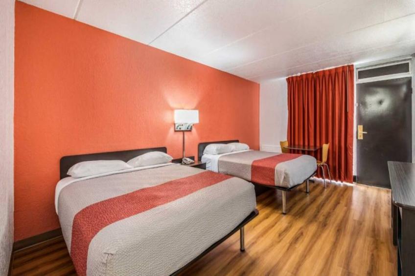 2 Queen Beds  Non-Smoking Micfridge - foto 5