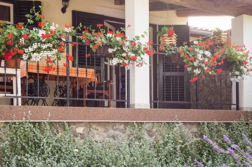 Haus mit modernem Interieur und einer alten Taverne - foto 6