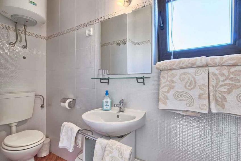 Holiday apartment with balcony and air conditioning - BF-MKBT - foto 16