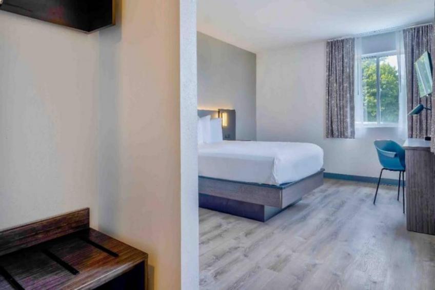 1 Queen Bed  Non-Smoking - foto 26