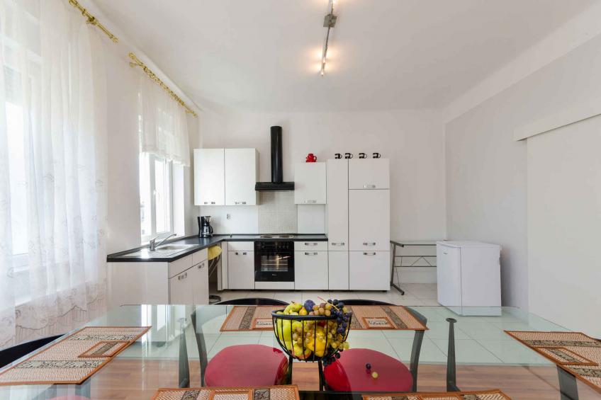 Holiday apartment with balcony and air conditioning - BF-R7WH8 - foto 8