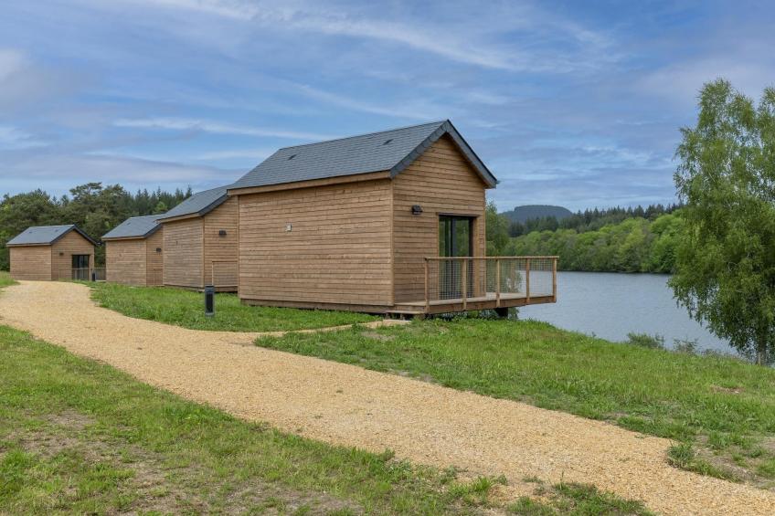 Le Domaine des MonÃ©diÃ¨res - Cabane de charme vue Lac 2ad  2enf -12ans - foto 7