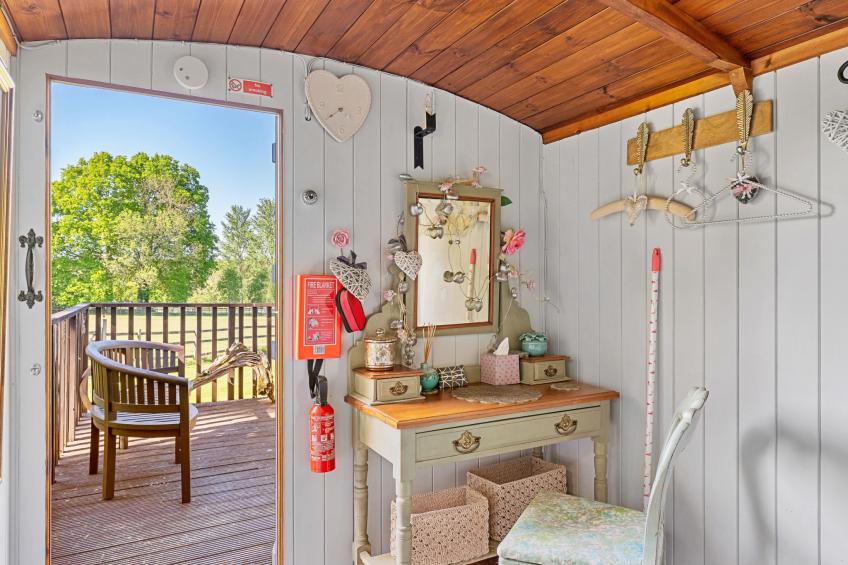 Shepherd's Hut at Hilltop Farm - foto 17