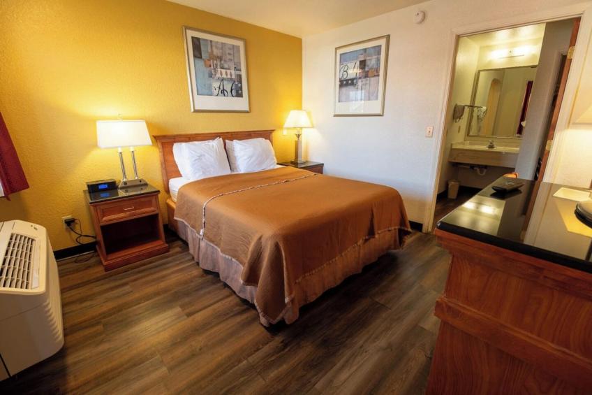 King Bed Non-Smoking - foto 13