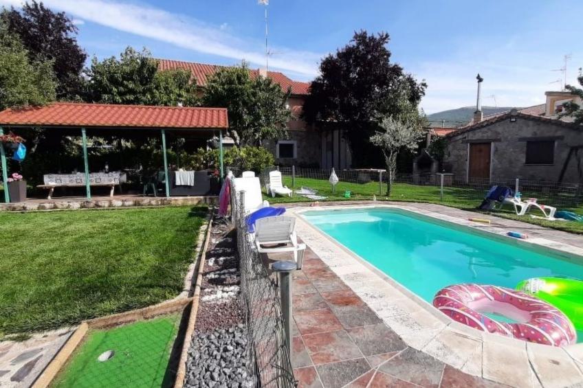 Sehr gepflegtes Ferienhaus im typisch spanischen Stil mit Garten, zwei Terrasse