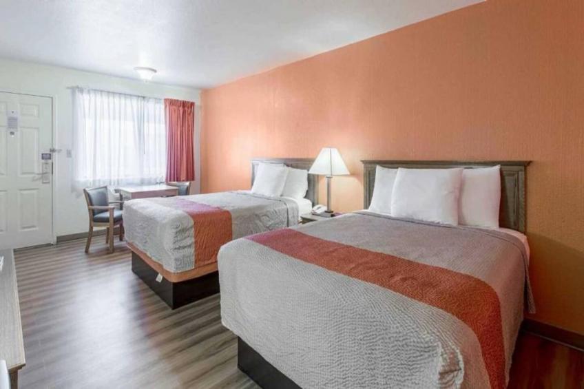 2 Queen Beds  Non-Smoking Micfridge - foto 4
