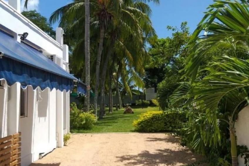 in Roches Noires mit Großem Garten - foto 2