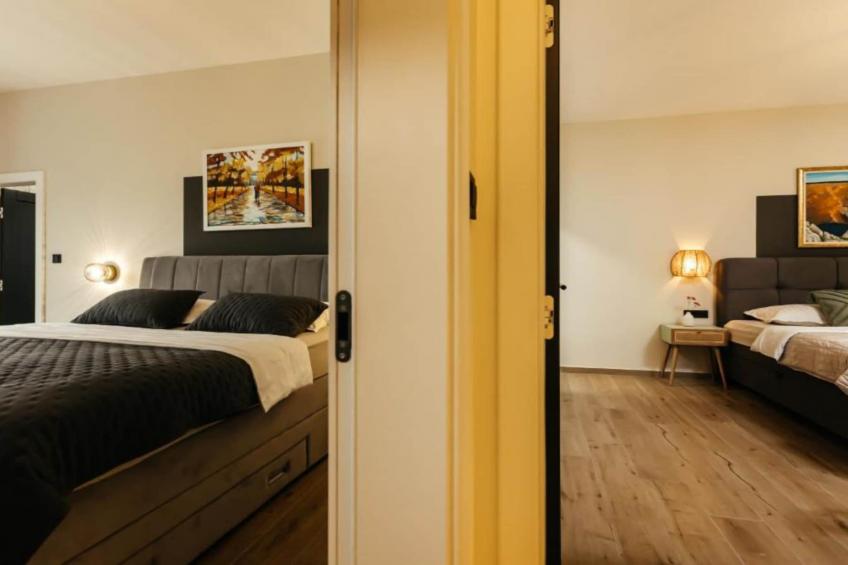 Luxury Villa Lara with Heated Pool, Hot-Tub and Sauna - Six Bedroom Villa with Pool - foto 20