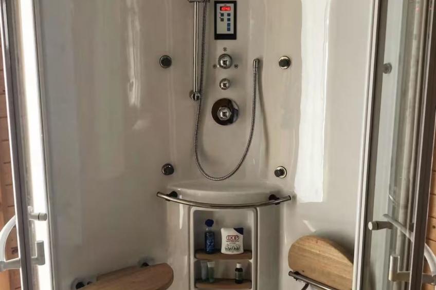 Chalet mit Seeblick, Jacuzzi, Sauna und Garten - foto 19