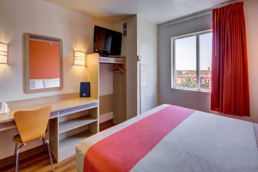 1 King Bed  Smoking - foto 17