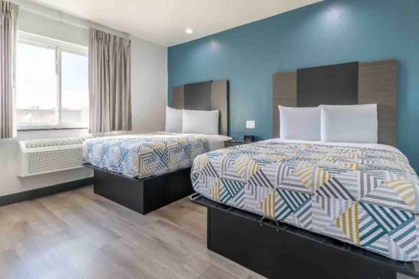 2 Queen Beds  Suite Non-Smoking Micfridge - foto 5