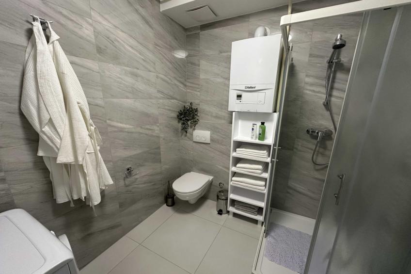 Cozy Retreat in Krapinske Toplice: Comfort and Prime Location with Pivate Parking - One Bedroom Apartment - foto 12