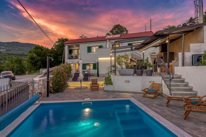 Villa LETICIJA - Luxusvilla mit beheiztem Pool, Sauna, Fitness & Grillplatz in - foto 4